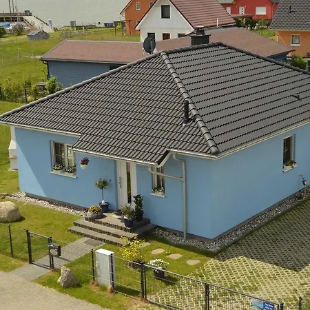 Fh Das Blaue Haus Am Peenestrom Peenemunde Exterior photo